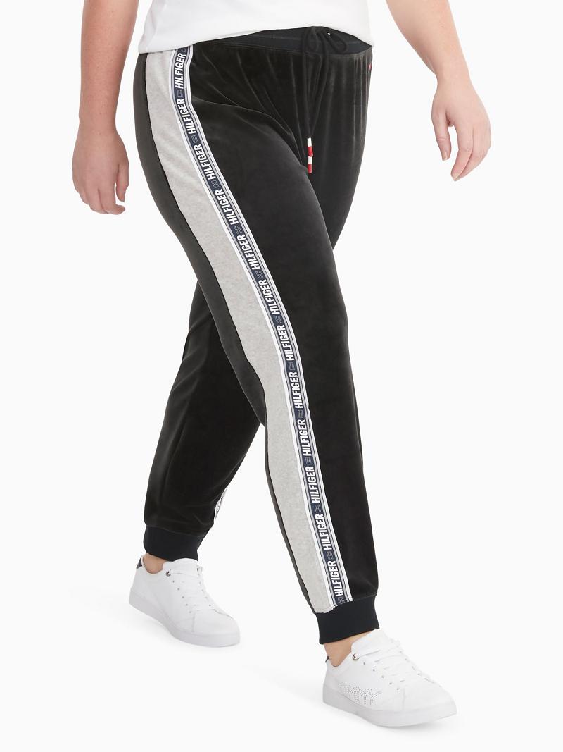 Női Tommy Hilfiger Essential Curve Logo Tape Jogger Nadrág Fekete | HU 213ILH